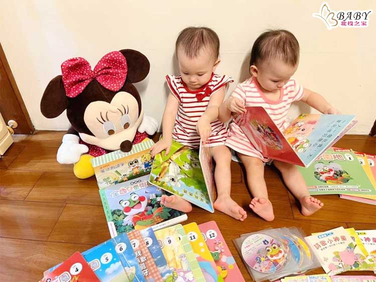 全國兒童樂園小飛蛙月刊-讀本裡的觸摸書內容很棒，蠻適合月齡小的寶寶就開始使用，可以讓孩子摸摸不同東西的觸感，從新生兒時期，觸覺刺激的發展對寶寶本身就很重要呢！